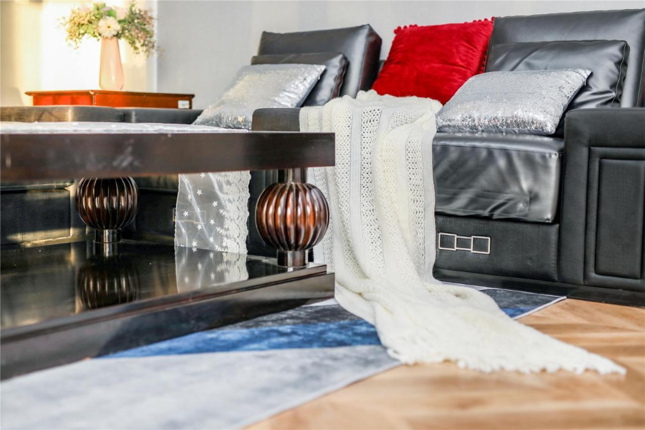 Baihong Riverview Apartment-hongya Cave Apartment