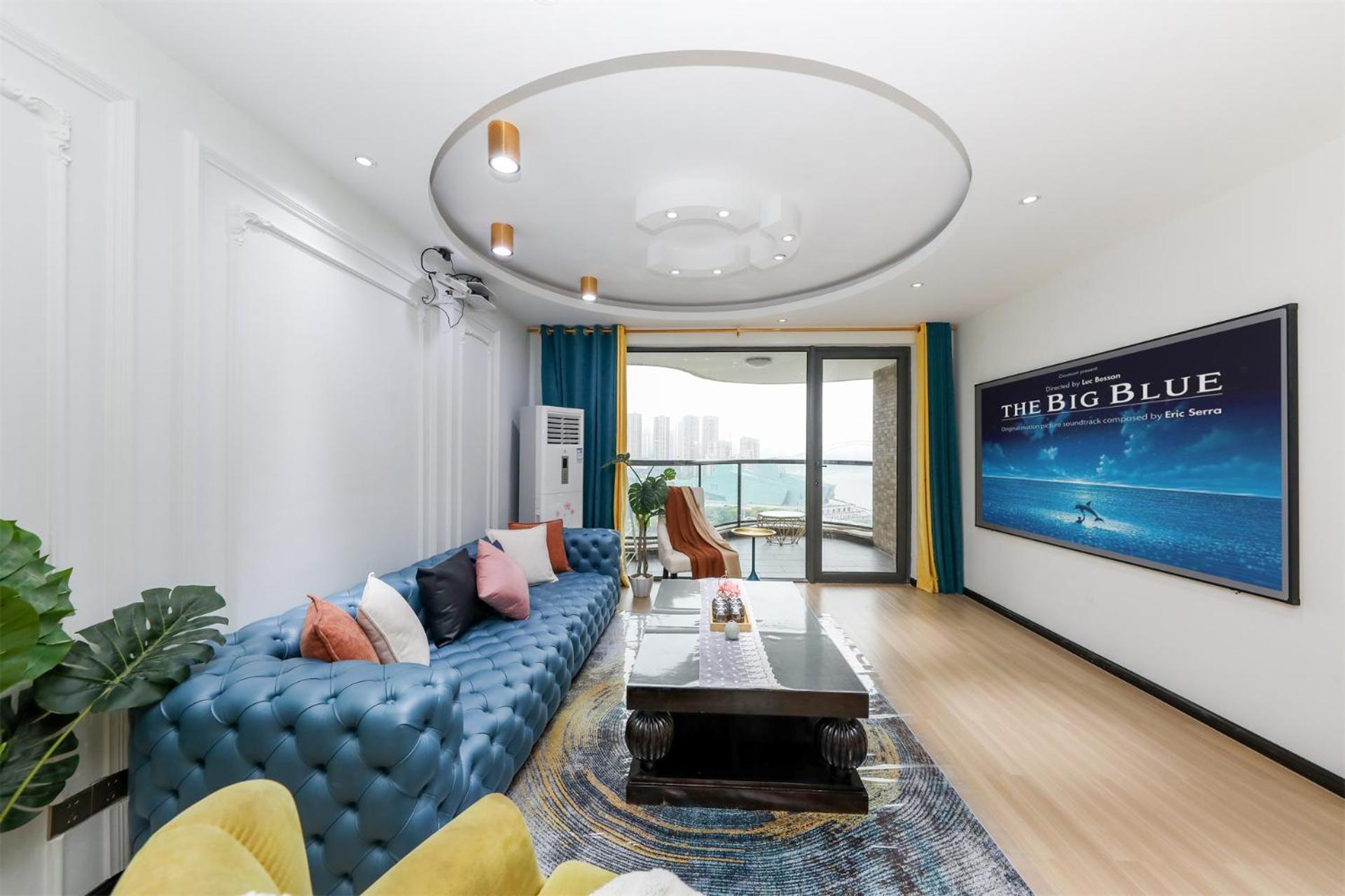 Baihong Riverview Apartment-hongya Cave