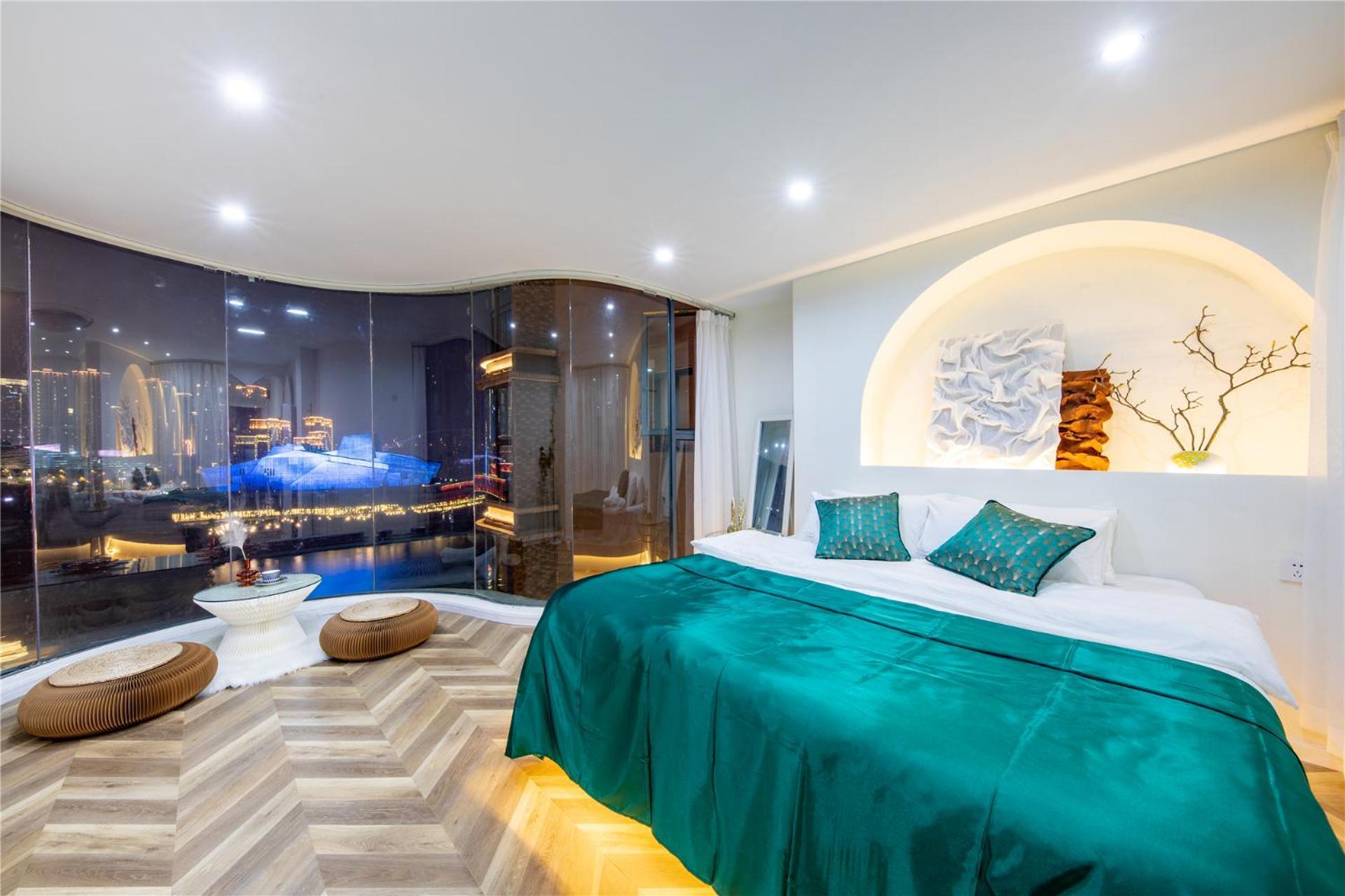 Baihong Riverview Apartment-hongya Cave Apartment *