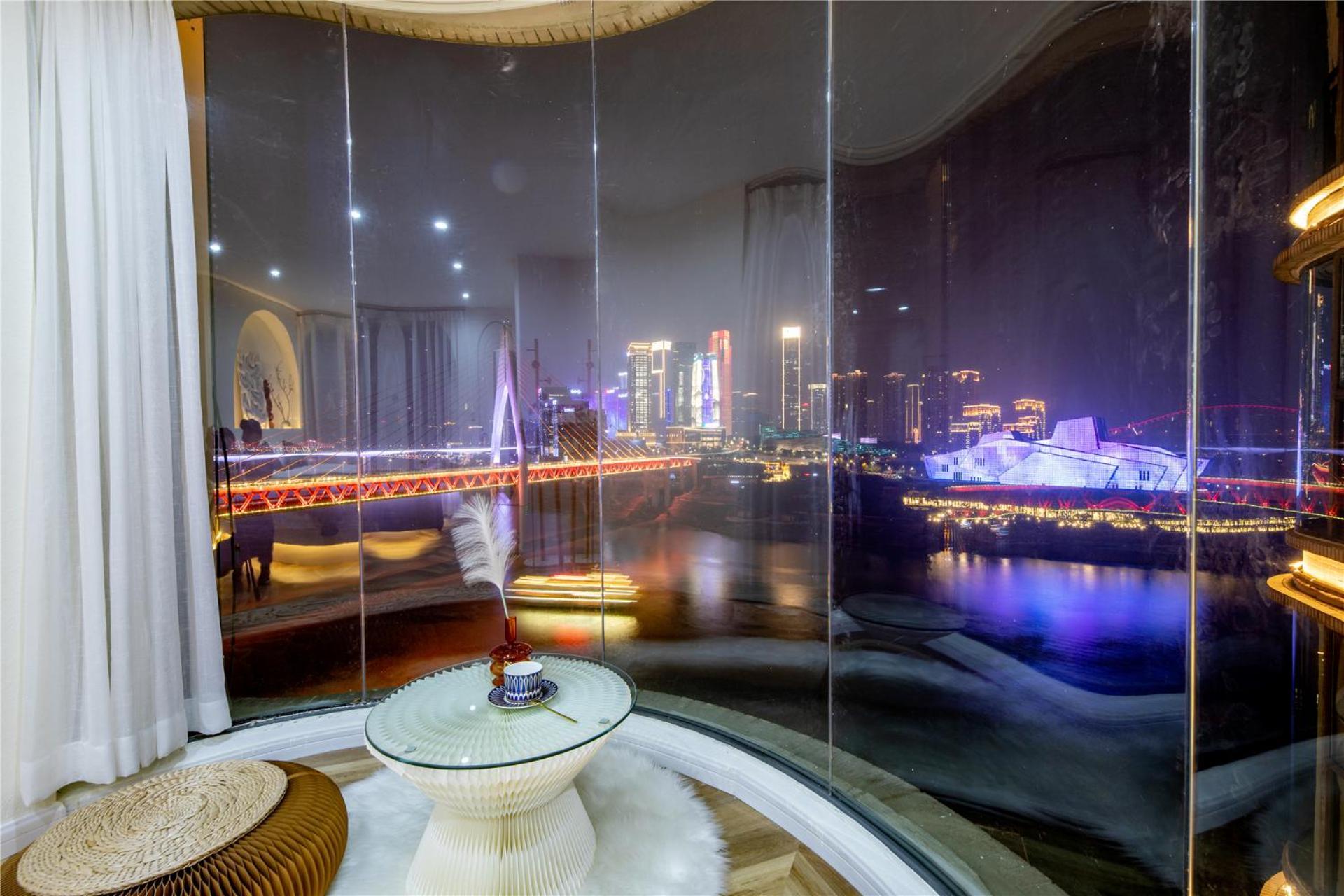 Baihong Riverview Apartment-hongya Cave *