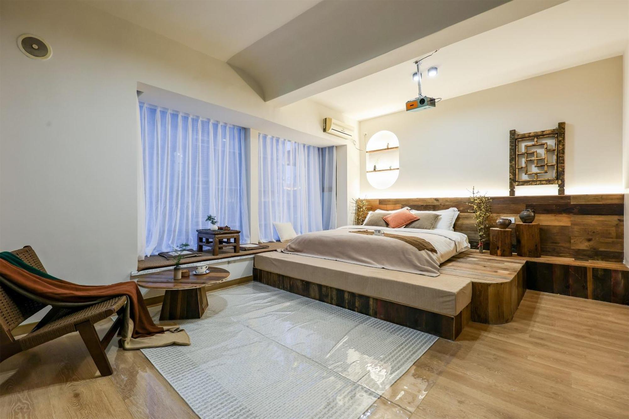 Baihong Riverview Apartment-hongya Cave *