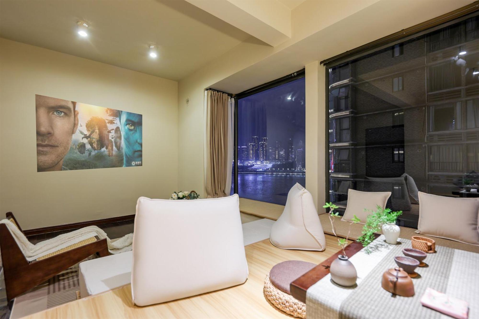 Baihong Riverview Apartment-hongya Cave