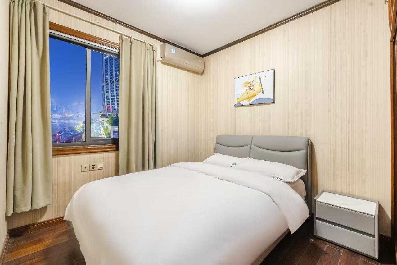 Apartment Baihong Riverview Apartment-hongya Cave *